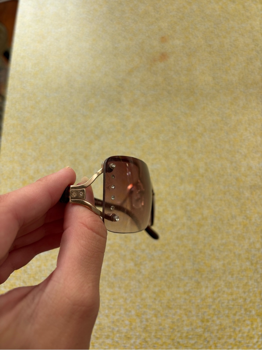 Daisy Fuentes Brown Rimless Gradient Sunglasses - Picture 3 of 4